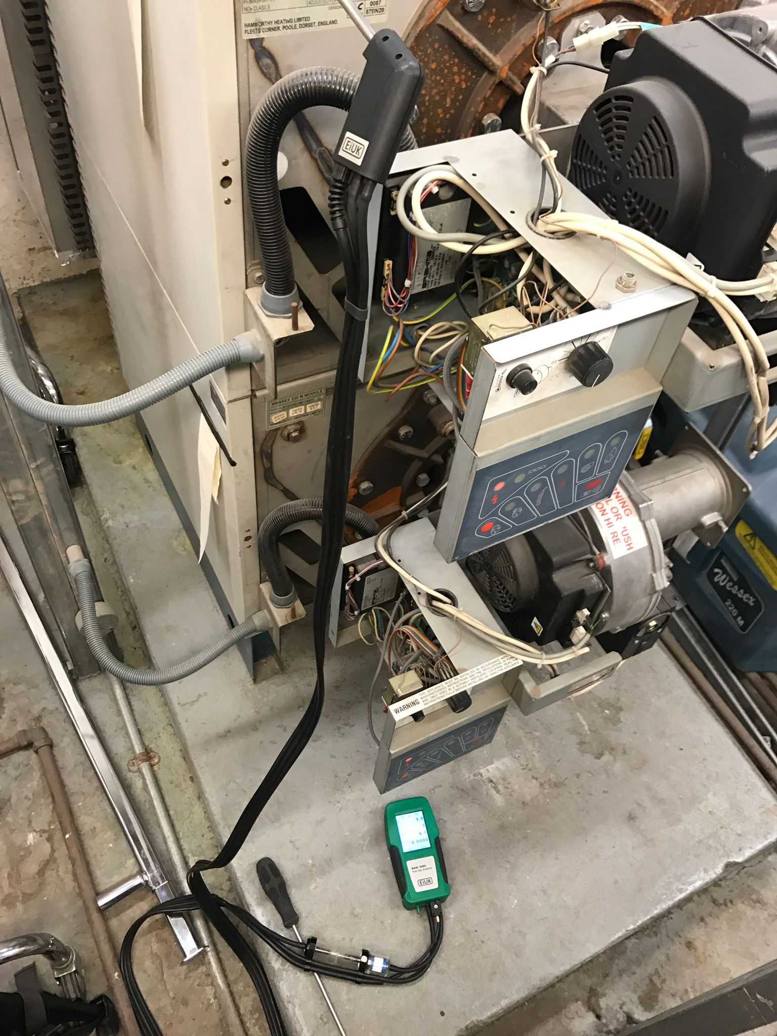 gas safe registered engineer near me Weybridge, KT13